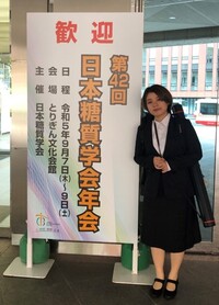 １