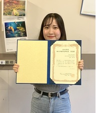 １