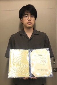 １
